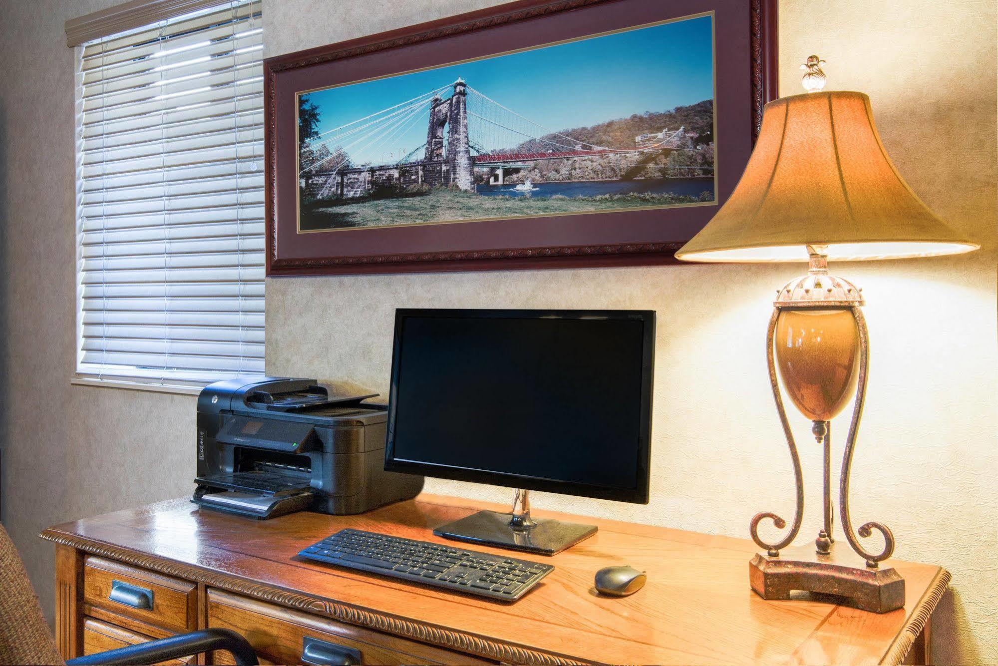 ซูเปอร์ 8 บาย วินด์แฮม วีลลิง Hotel วีลลิ่ง ภายนอก รูปภาพ