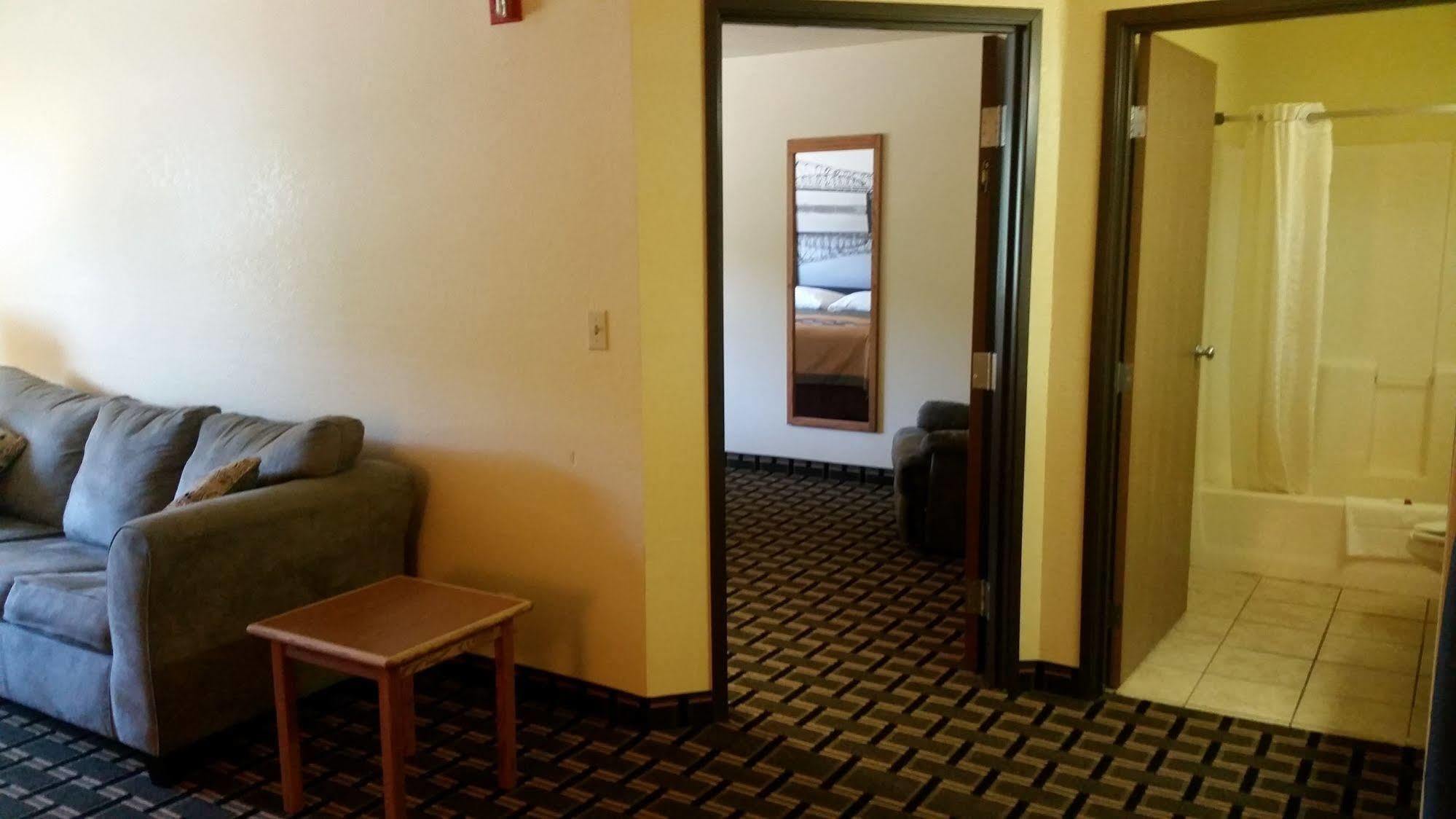 ซูเปอร์ 8 บาย วินด์แฮม วีลลิง Hotel วีลลิ่ง ภายนอก รูปภาพ